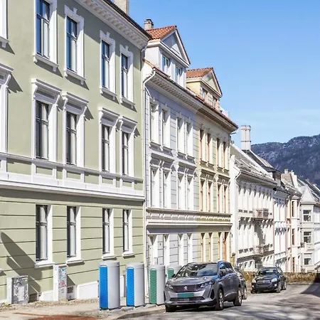 Beautiful In The Middle Of City! Appartamento Bergen